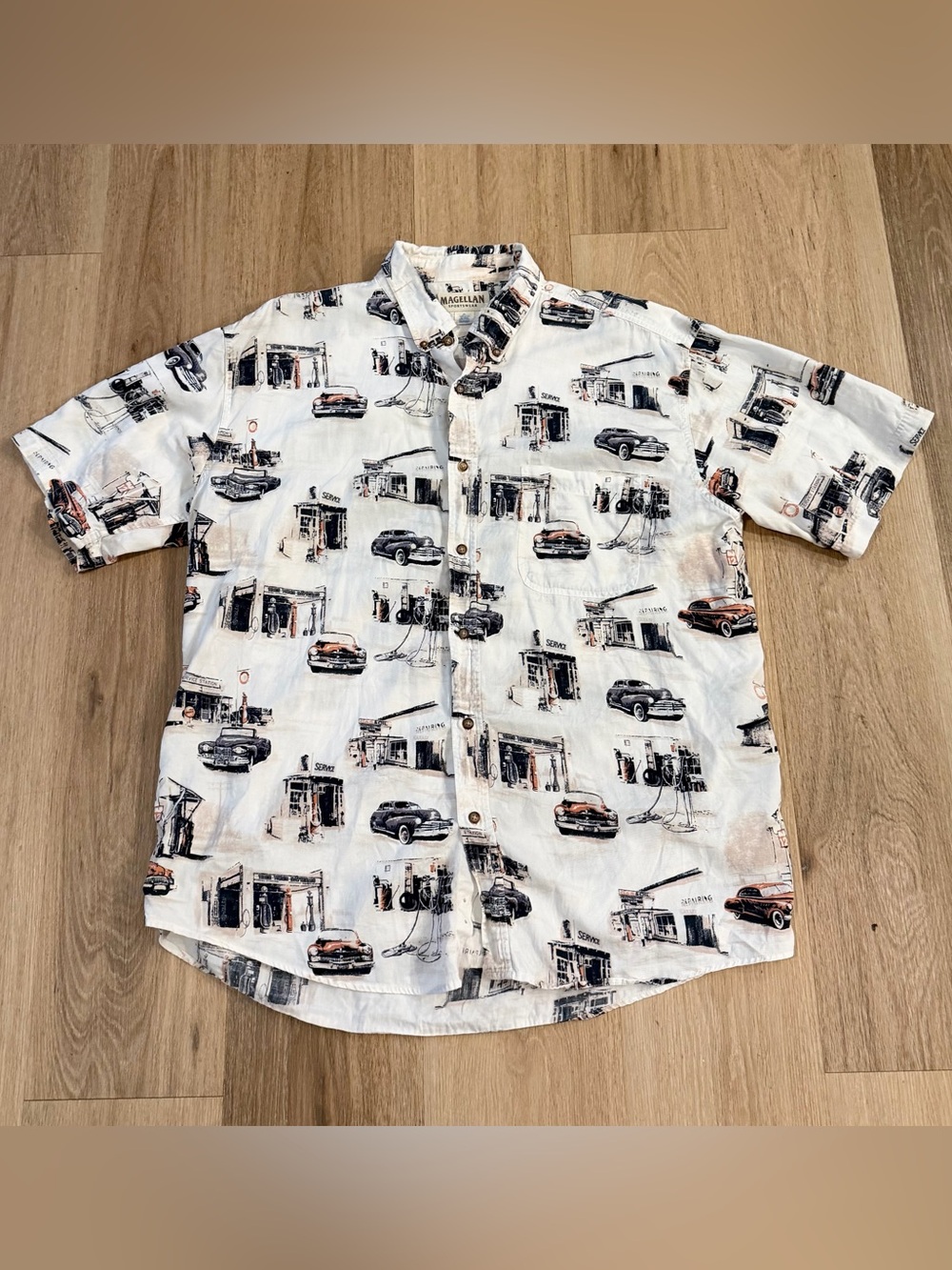 Magellan Sportswear Vintage Car Print White Short-Sleeve Button-Up Shirt size XL